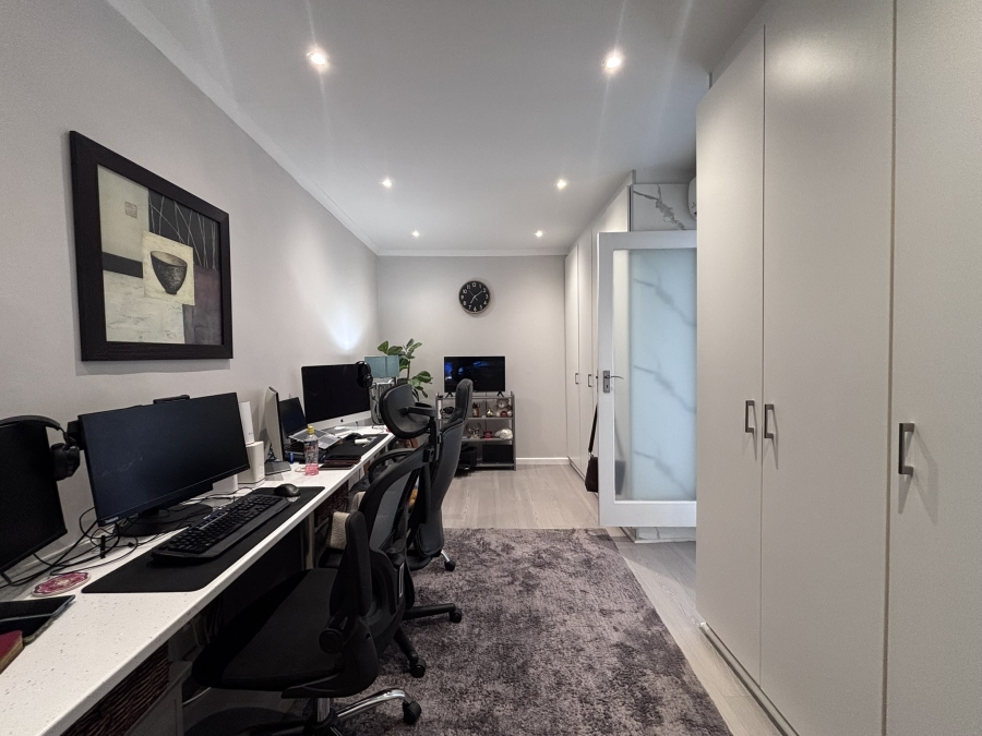 To Let 2 Bedroom Property for Rent in Parklands Western Cape